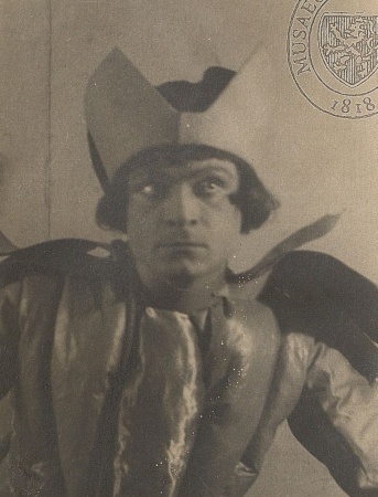 Otto Rubík jako Gralon (J. Slowacki: Balladyna, Národní divadlo, 1923), fotograf neuveden. Sbírka Národního muzea, Divadelní oddělení, sign. 4 F 602.