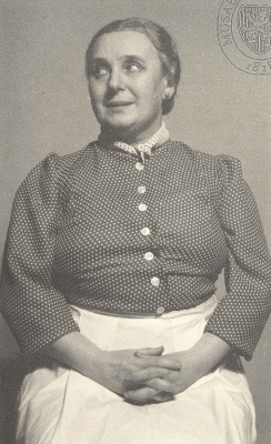 Zdena Baldová jako Anna (V. Werner: Lidé na kře, Stavovské divadlo, 1936), foto Illek a Paul. Sbírka Národního muzea, Divadelní oddělení, H6p-4751/50, sign. 52 F 272.