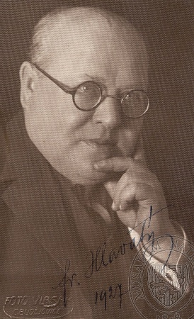 František Hlavatý na civilní fotografii, b. d., podpis 1927, foto: Václav Vlasák. Sbírka Národního muzea, Divadelní oddělení, H6p-50/2011, sign. 57 F 341.